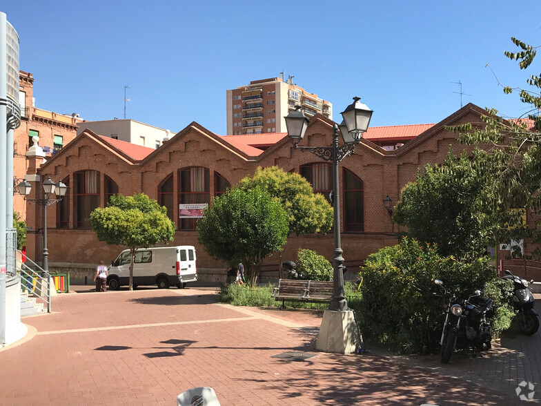 Calle De Doña Urraca, 15, Madrid, Madrid en venta - Foto del edificio - Imagen 2 de 3