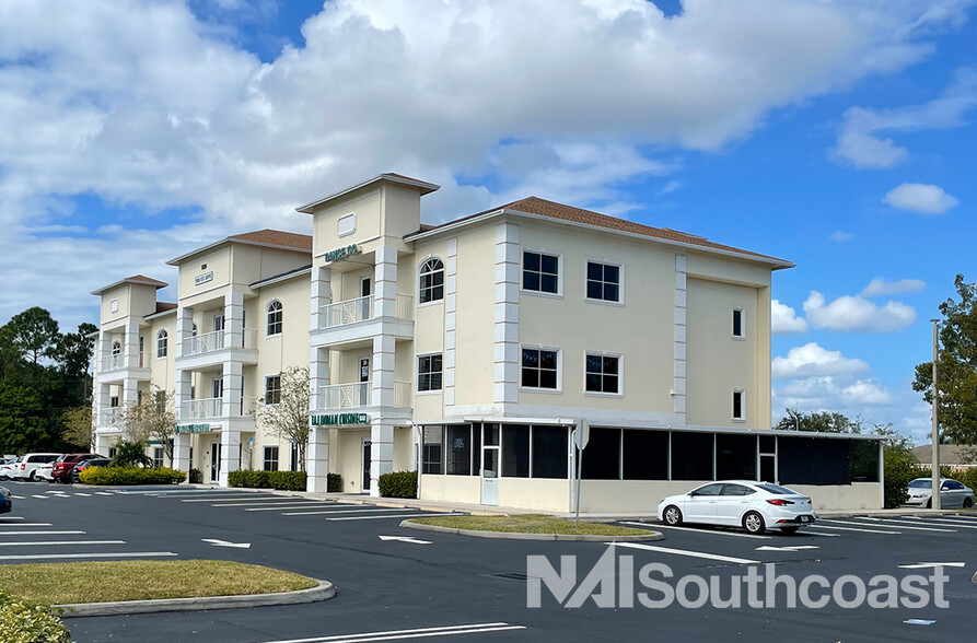 529 NW Prima Vista Blvd, Port Saint Lucie, FL en venta - Foto del edificio - Imagen 3 de 4