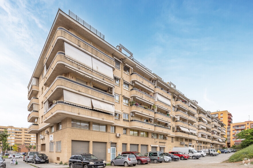 Carrer Via Alexandra, 12, Sabadell, Barcelona en alquiler - Foto del edificio - Imagen 3 de 3