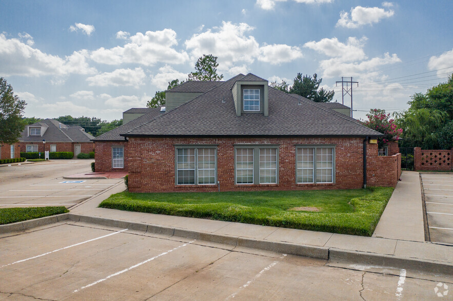 1008 NW Grand Blvd, Oklahoma City, OK en alquiler - Foto del edificio - Imagen 3 de 7