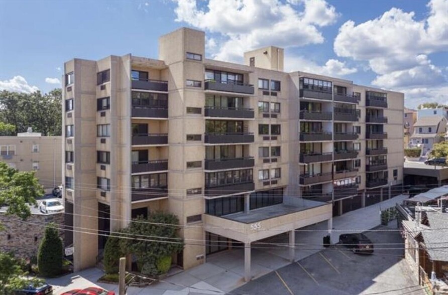 555 Gorge Rd, Cliffside Park, NJ en venta - Foto del edificio - Imagen 1 de 7