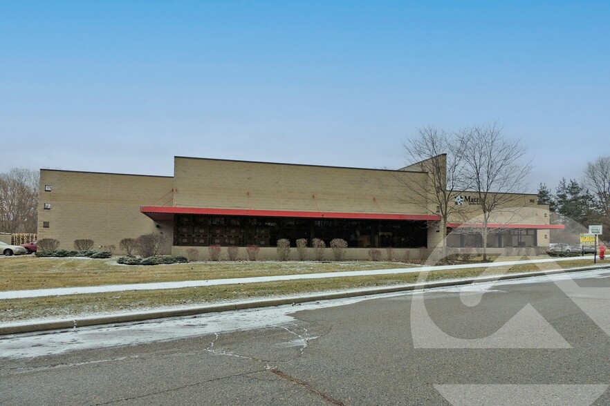 301-302 Appian Way, Brighton, MI en alquiler - Foto del edificio - Imagen 1 de 1