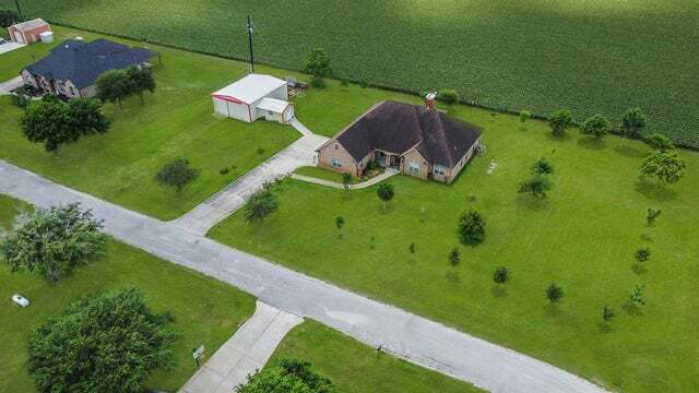 9022 Dixie Ln, Needville, TX en venta - Foto del edificio - Imagen 3 de 4