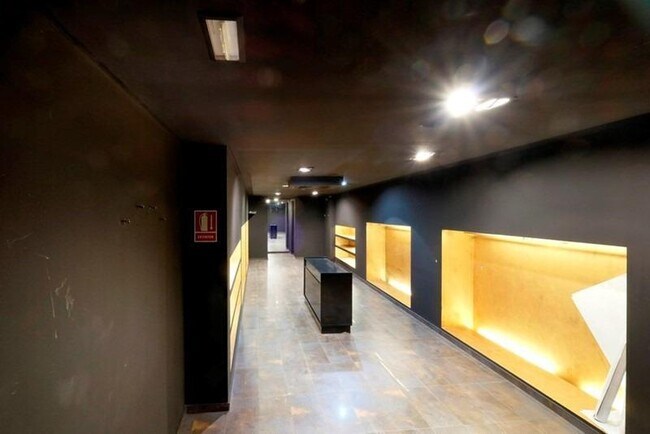 Más detalles de Calle Campo Verde, Granada - Local en venta