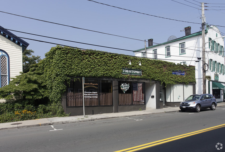 306-308 Main St, Port Jefferson, NY en alquiler - Foto del edificio - Imagen 2 de 2