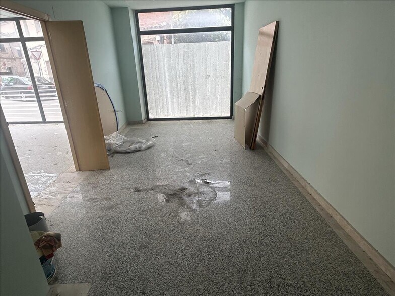 Local en Torre de Peñafiel en venta - Foto del edificio - Imagen 3 de 8