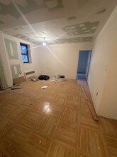 6910 Avenue U, Brooklyn, NY en alquiler Foto del interior- Imagen 1 de 8