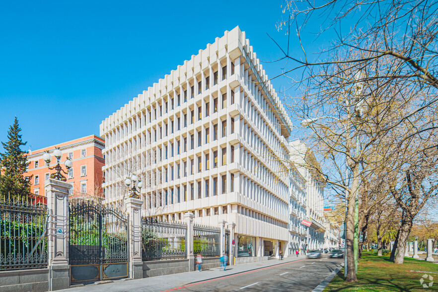 Paseo Calle de Recoletos, 3, Madrid, Madrid en alquiler - Foto del edificio - Imagen 2 de 3