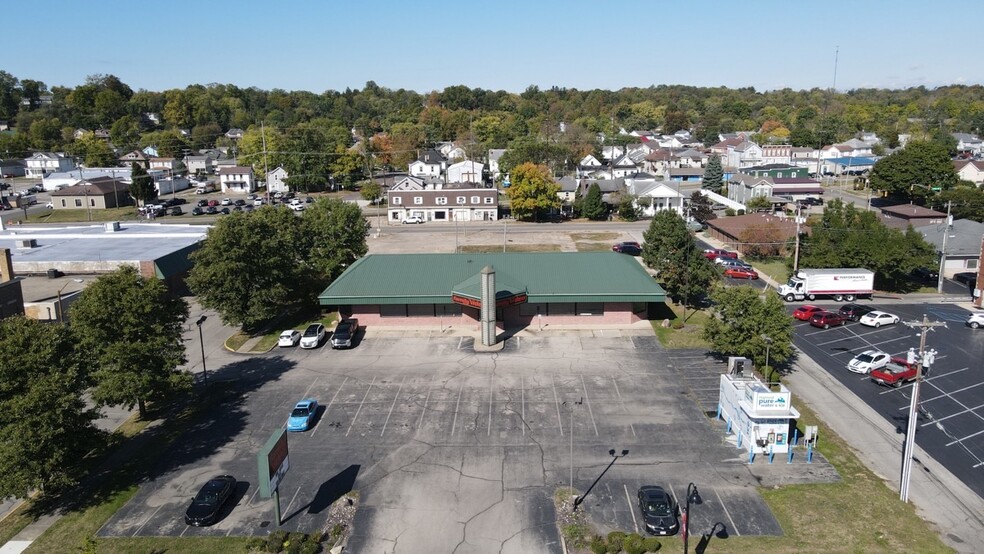 711 N Central Ave, Connersville, IN en venta - Foto del edificio - Imagen 1 de 5