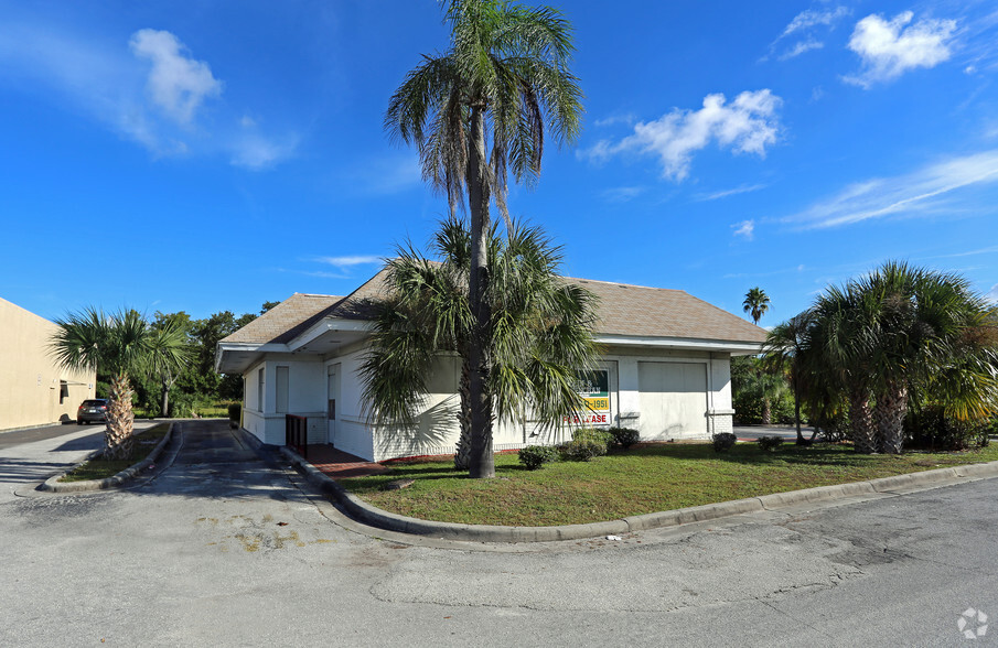 7695 Ulmerton Rd, Largo, FL en alquiler - Foto del edificio - Imagen 2 de 6