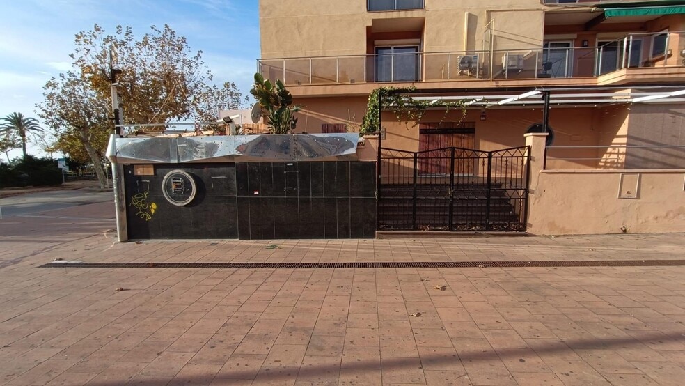 Edificio residencial en Calella, Barcelona en venta - Foto del edificio - Imagen 3 de 7