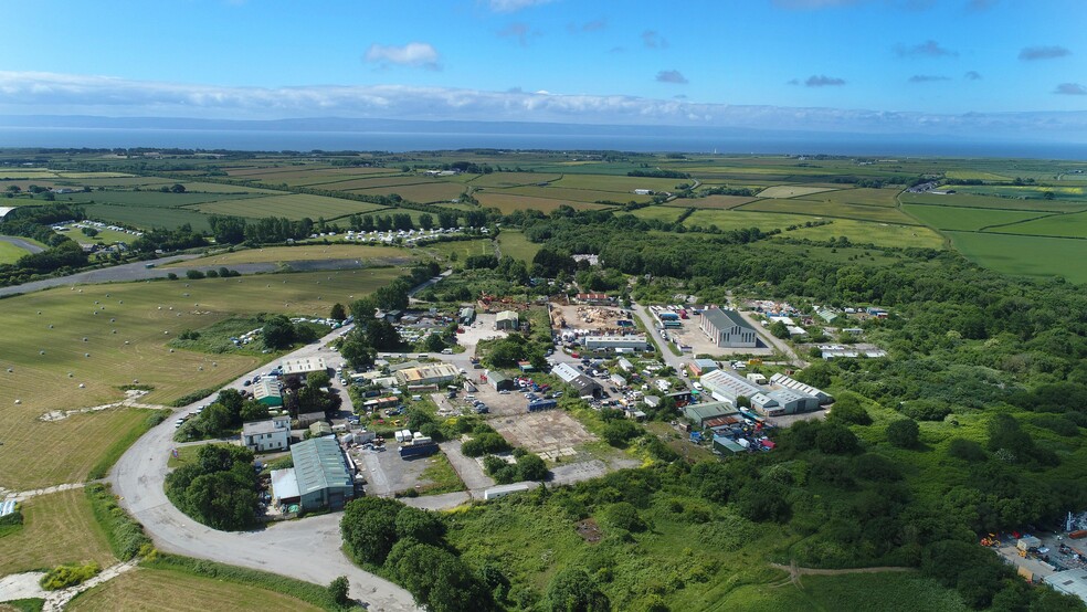 Llandow Trading Estate cartera de 54 inmuebles en venta en LoopNet.es - Vista aérea - Imagen 2 de 2