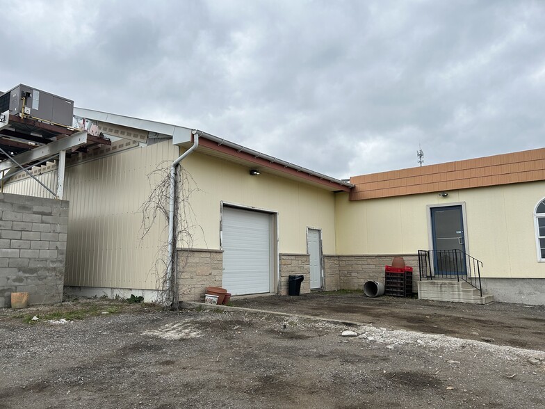 28537 Centre Rd, Strathroy, ON en alquiler - Foto del edificio - Imagen 3 de 17