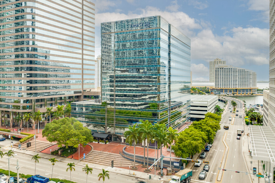 777 Brickell Ave, Miami, FL en alquiler - Foto del edificio - Imagen 1 de 15