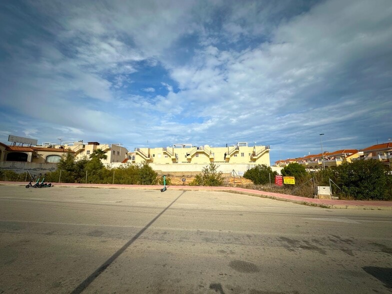 Terreno en Orihuela en venta - Foto del edificio - Imagen 2 de 8