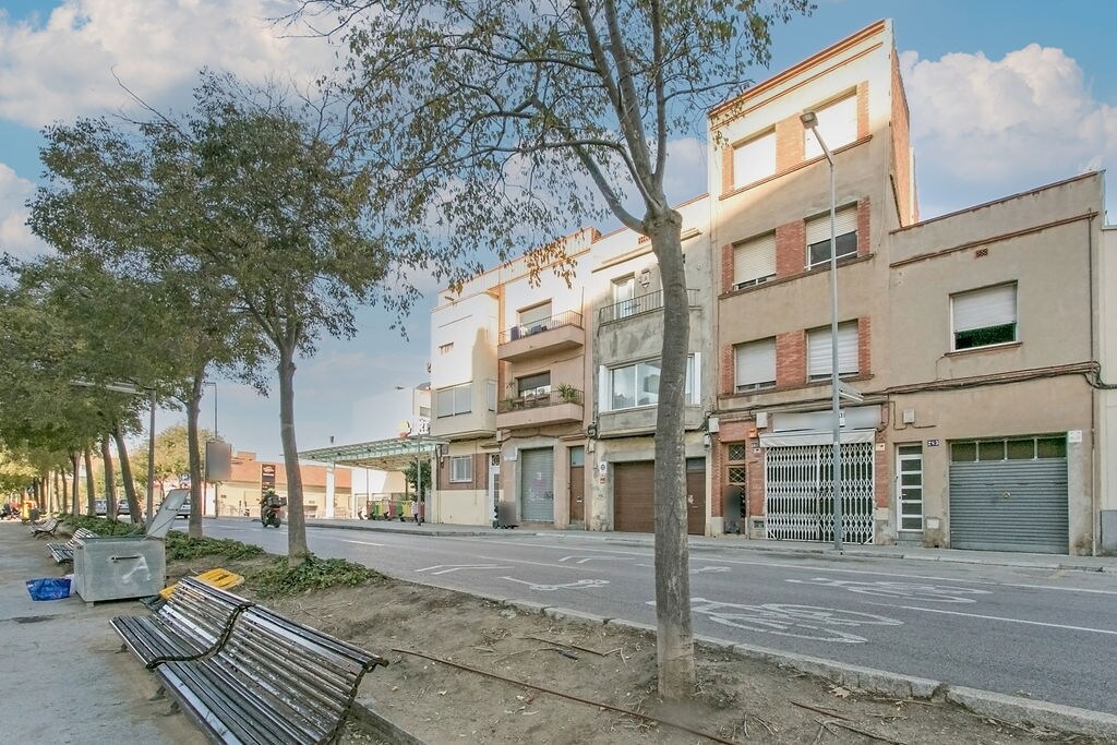 Edificio residencial en Terrassa, Barcelona en venta Foto del edificio- Imagen 1 de 2