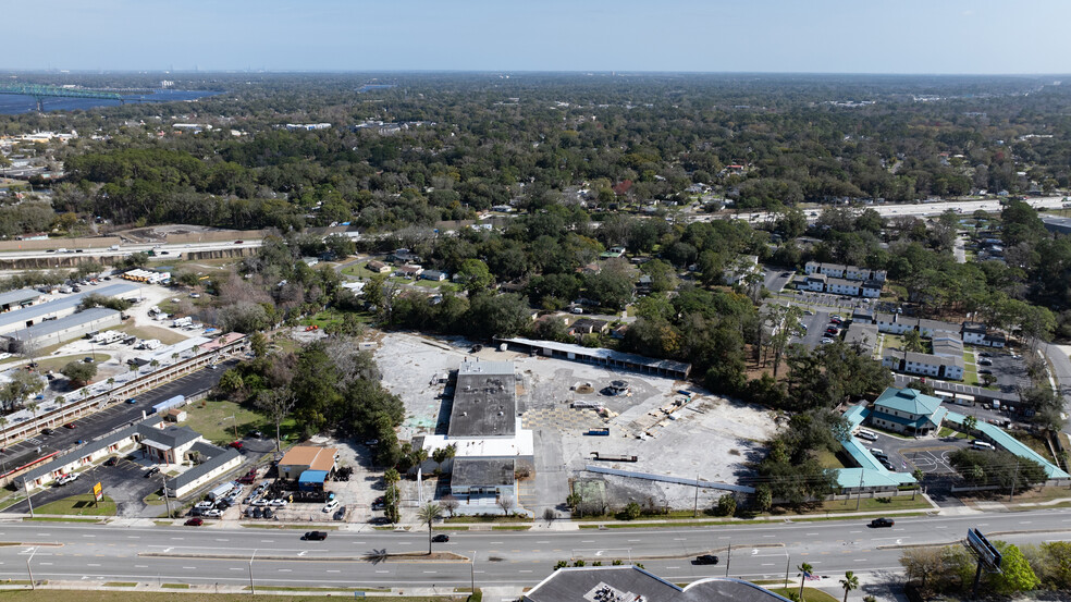 3261 Philips Hwy, Jacksonville, FL en alquiler - Foto del edificio - Imagen 3 de 5