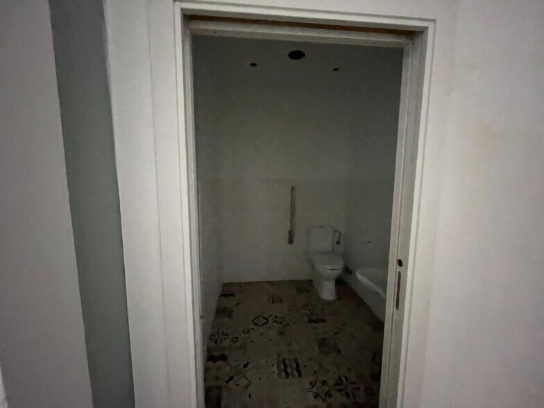 Local en Ferrol, La Coruna en alquiler - Foto del edificio - Imagen 3 de 15