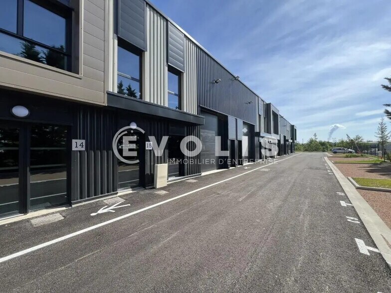 Oficina en VILLETTE-D'ANTHON en alquiler - Foto del edificio - Imagen 3 de 15