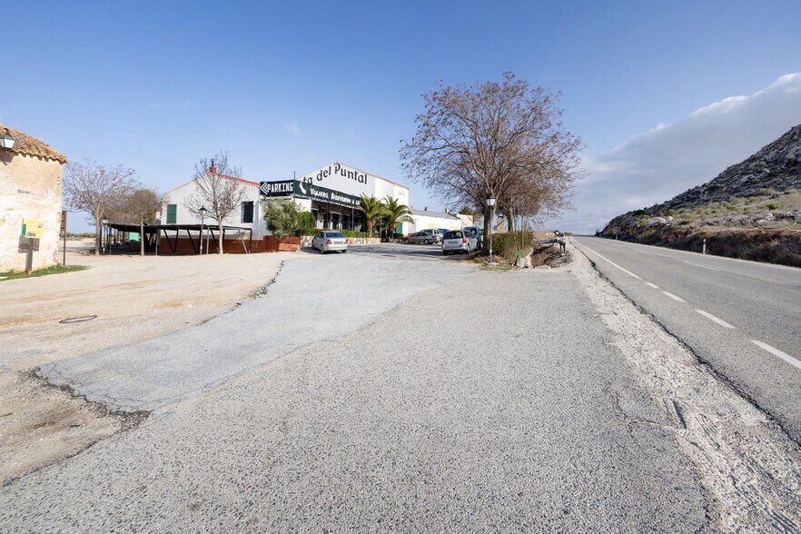 Local en Huélago en venta - Foto del edificio - Imagen 2 de 50