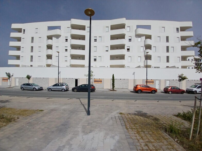 Local en SEVILLA en venta - Foto del edificio - Imagen 3 de 3