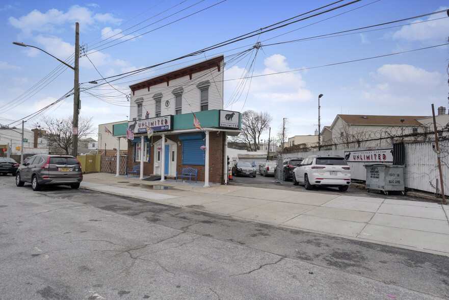 8409 Rockaway Blvd, Ozone Park, NY en venta - Foto del edificio - Imagen 2 de 21