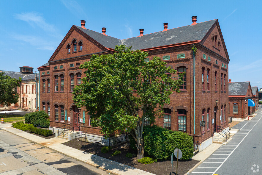 2275 Bridge St- Building 42, Philadelphia, PA en venta - Foto del edificio - Imagen 1 de 3