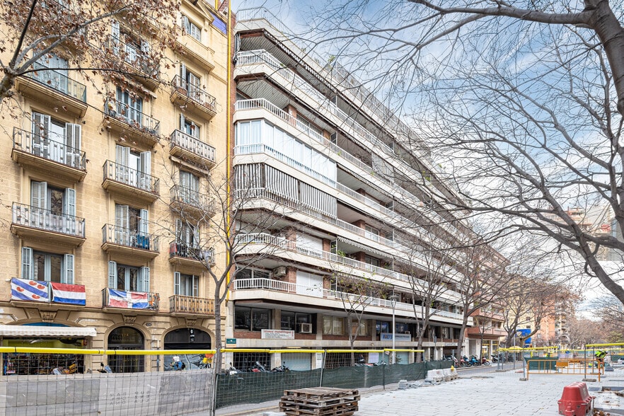 Carrer de Rocafort, 116, Barcelona, Barcelona en alquiler - Foto del edificio - Imagen 2 de 4