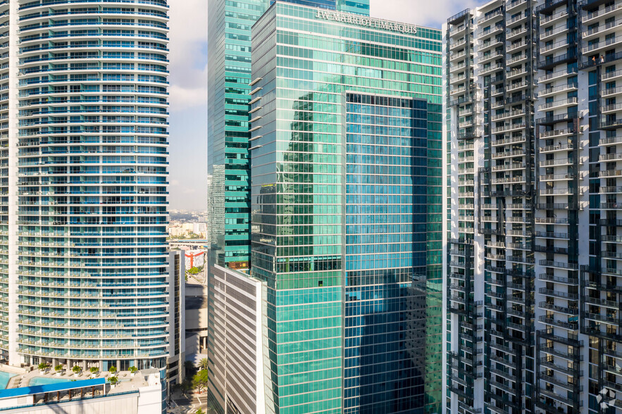 333 SE 2nd Ave, Miami, FL en alquiler - Foto del edificio - Imagen 2 de 18