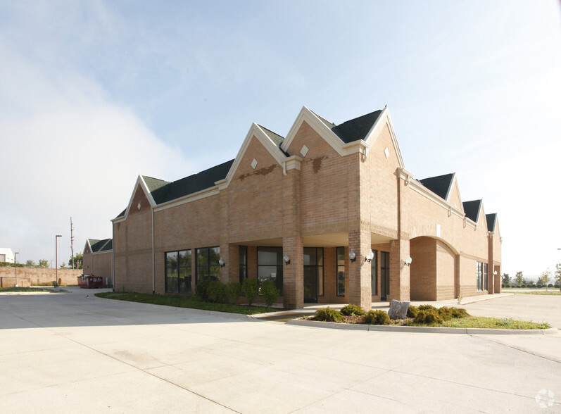 30515-30821 Milford Rd, New Hudson, MI en alquiler - Foto del edificio - Imagen 1 de 4