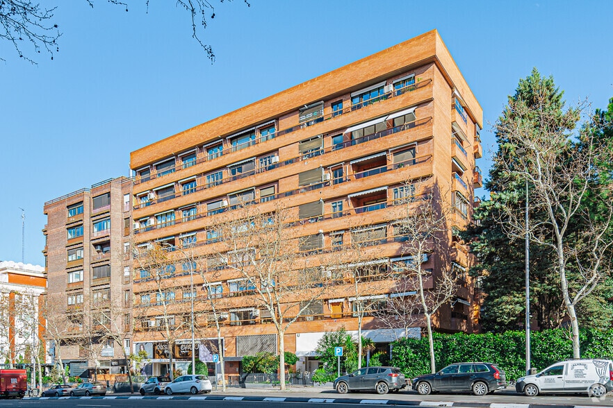 Avenida de Alberto Alcocer, 29, Madrid, Madrid en venta - Foto principal - Imagen 1 de 2