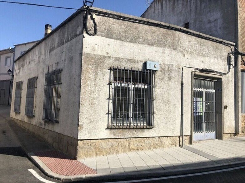 Local en Salamanca en venta - Foto del edificio - Imagen 2 de 2