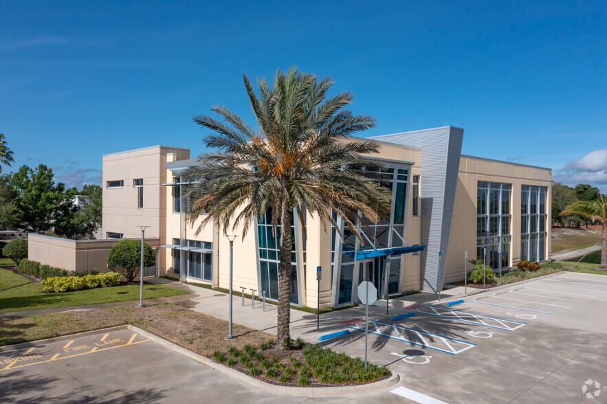 1130 Business Center Dr, Lake Mary, FL en alquiler - Foto principal - Imagen 1 de 11