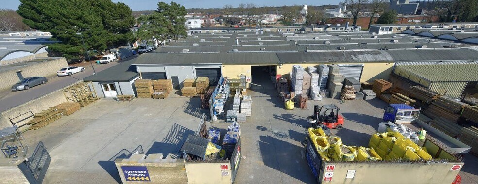 49-55 Gatwick Rd, Crawley en alquiler - Foto del edificio - Imagen 2 de 3