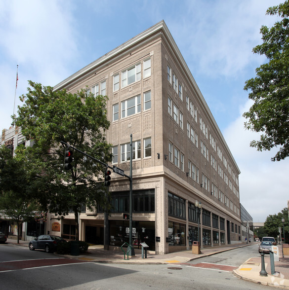 200 S Elm St, Greensboro, NC en alquiler - Foto del edificio - Imagen 2 de 15