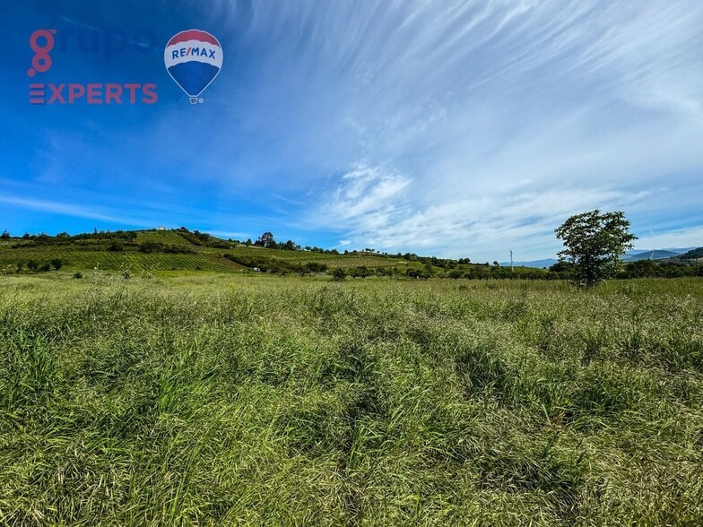 Poligono, 56, Ponferrada, León en venta - Foto del edificio - Imagen 2 de 28