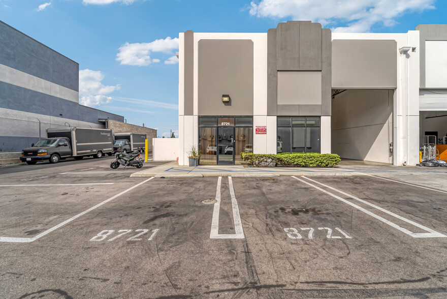 8711-8721 Aviation Blvd, Inglewood, CA en venta - Foto del edificio - Imagen 1 de 26