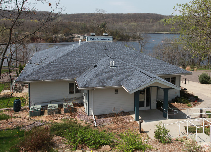 307 N Washington St, Saint Croix Falls, WI en alquiler - Foto del edificio - Imagen 1 de 2