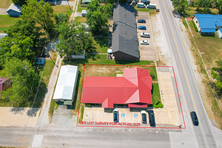 601 S Broadway St, Grove, OK en venta - Vista aérea - Imagen 2 de 29