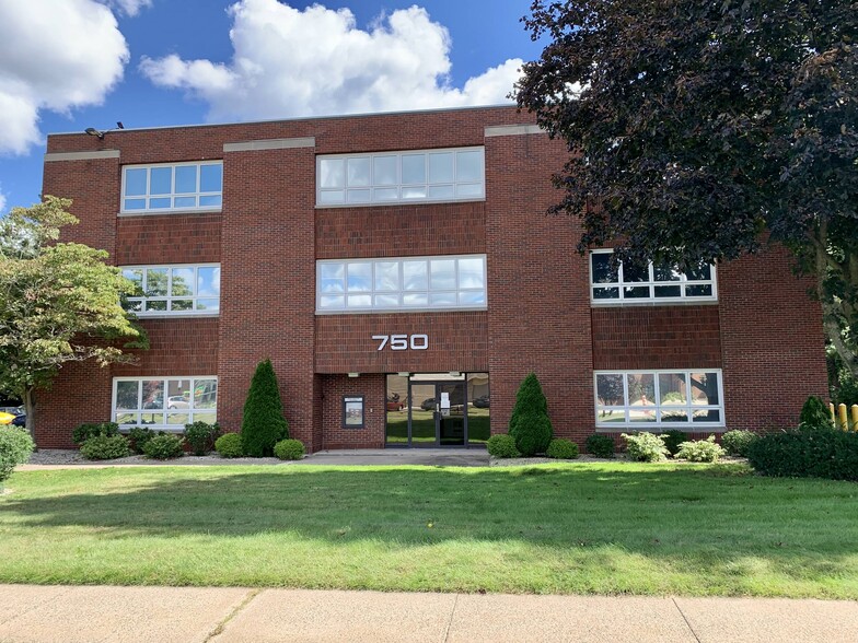 750 Old Main St, Rocky Hill, CT en alquiler - Foto del edificio - Imagen 1 de 8