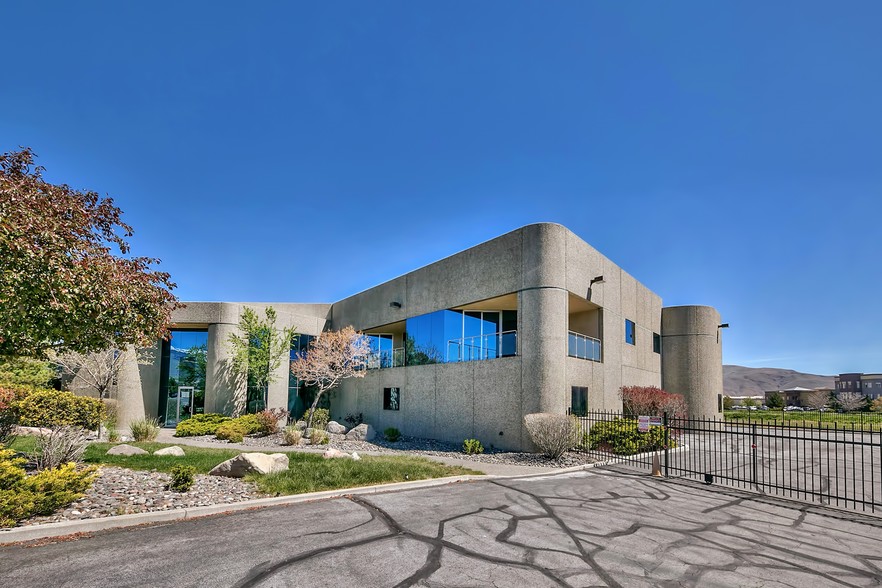 9550 Gateway Dr, Reno, NV en venta - Foto del edificio - Imagen 1 de 23