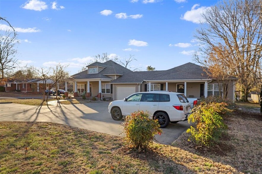 1715 Smallhouse Rd, Bowling Green, KY en venta - Foto del edificio - Imagen 2 de 6