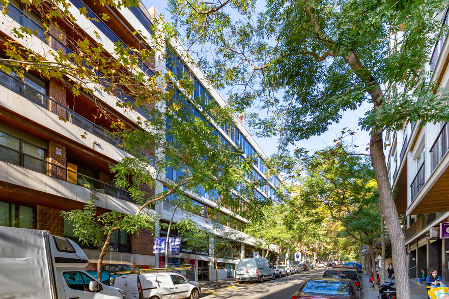 Oficinas en Barcelona, Barcelona en alquiler - Foto del edificio - Imagen 2 de 5