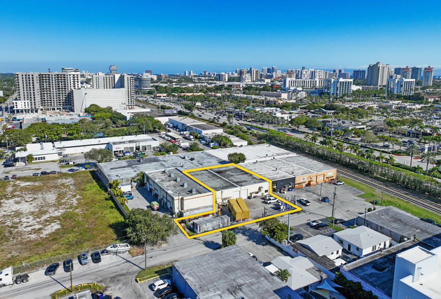 2655 NE 188th St, Miami, FL en venta - Foto del edificio - Imagen 1 de 20