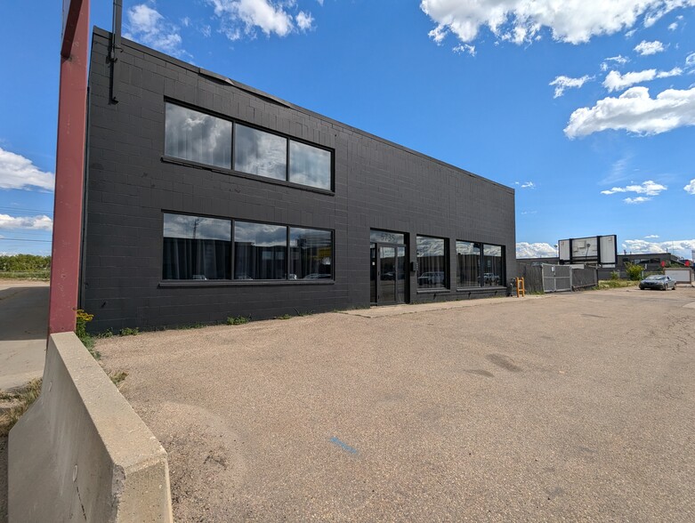 5735 Gateway Blvd NW, Edmonton, AB en alquiler - Foto del edificio - Imagen 3 de 3