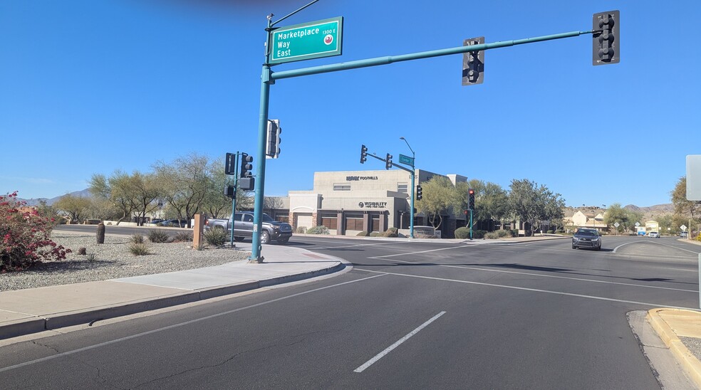 1345 E Chandler Blvd, Phoenix, AZ en alquiler - Foto del edificio - Imagen 2 de 16