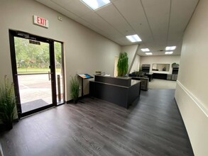 6914 Asphalt Ave, Tampa, FL en alquiler Lobby- Imagen 1 de 5