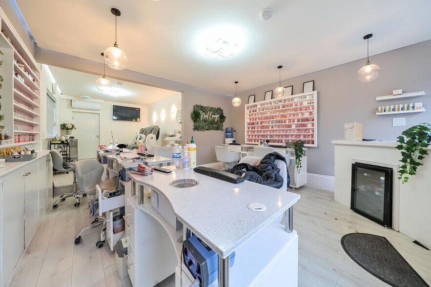 3-5 High Rd, Uxbridge en venta - Foto del edificio - Imagen 2 de 9