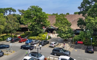 Más detalles de Denton Way, Woking - Local en venta