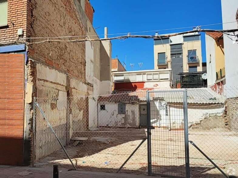 Calle de Tomás García, 9, Madrid, Madrid en venta - Foto del edificio - Imagen 2 de 3